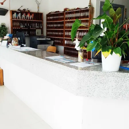 Parque De Campismo Orbitur Valado Nazaré