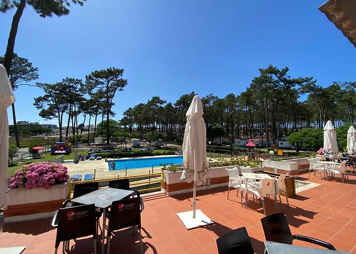 Parque De Campismo Orbitur Valado אתר קמפינג נאזרה