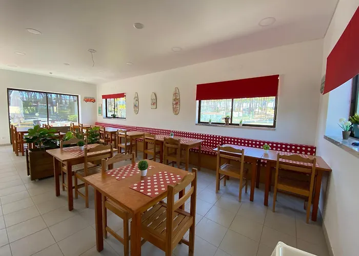 Parque De Campismo Orbitur Valado 3* נאזרה