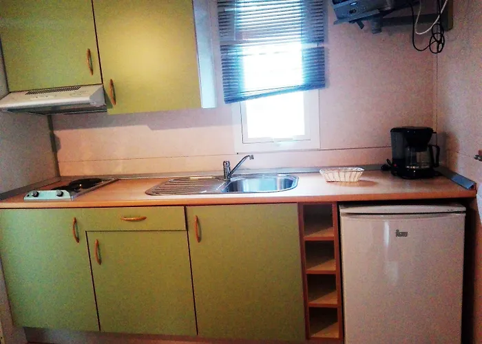 Parque De Campismo Orbitur Valado אתר קמפינג 3*