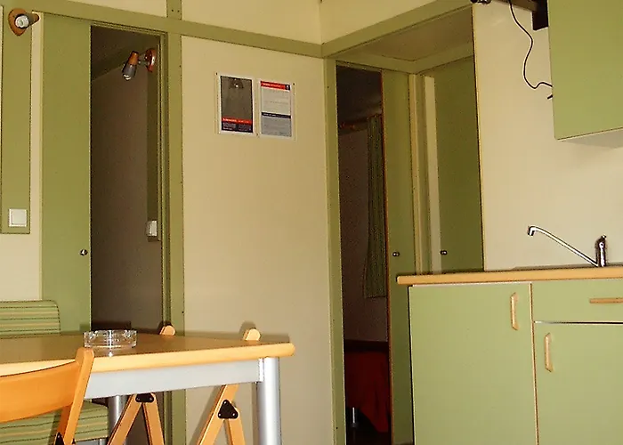 Parque De Campismo Orbitur Valado אתר קמפינג נאזרה