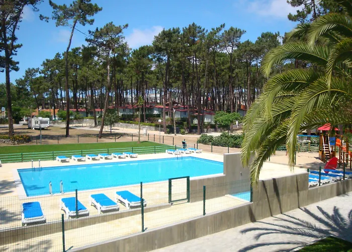 Parque De Campismo Orbitur Valado 3* נאזרה